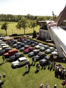 Buckel Volvo Treffen voor Woldzigt Roderwolde