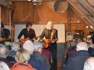 muzikanten Meert Moand Dialect Moand in het Graanmuseum van Olie- en Korenmolen Woldzigt Roderwolde