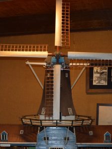 Voorbeeld molen in korte rust stand: model in Olie- en Korenmolen Woldzigt -Roderwolde