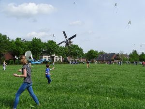 vliegerfeest bij Olie- en Korenmolen Woldzigt - Roderwolde